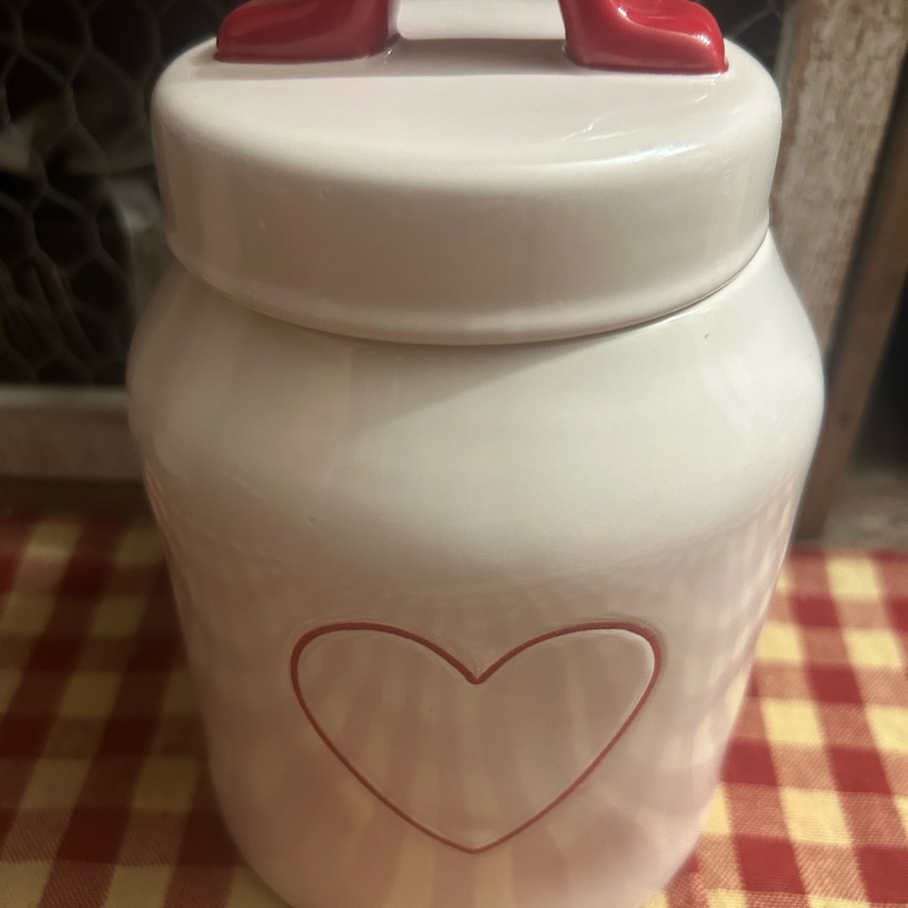 Rae Dunn Heart canister